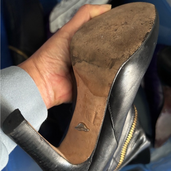 Diane Von Furstenberg Black Leather Zipper
Wraparound Tall Heeled Boots~Size 6 - Picture 13 of 13